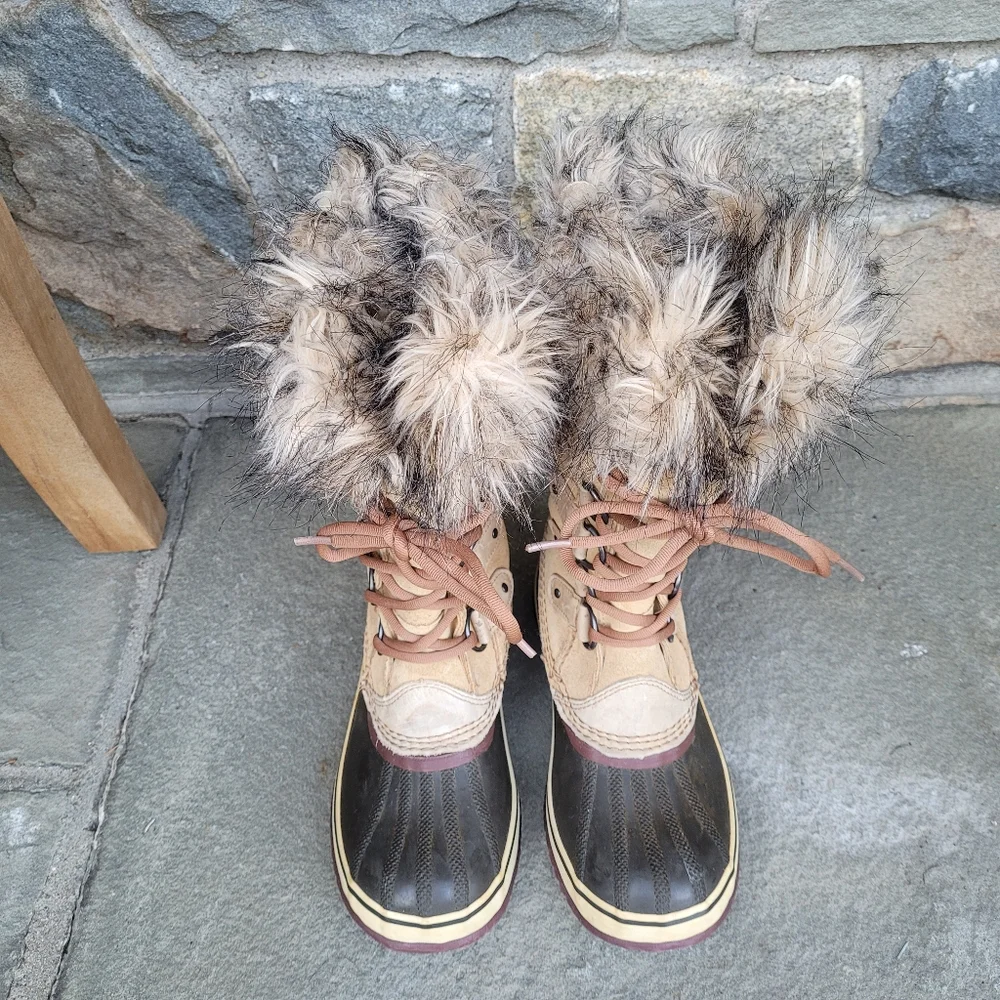 Sorel Joan of Arctic snow boots